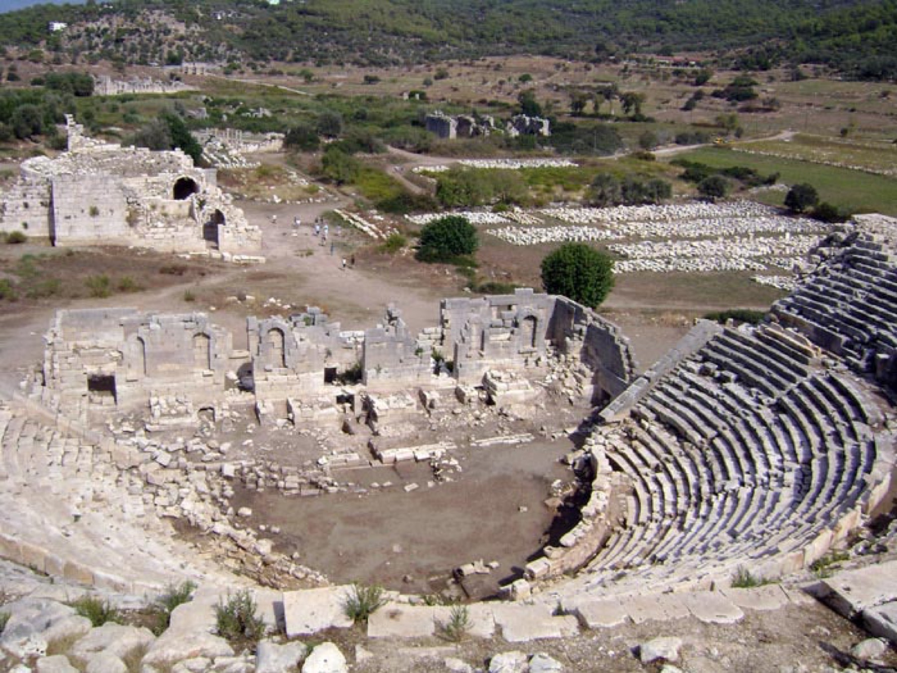 Театр и здание совета