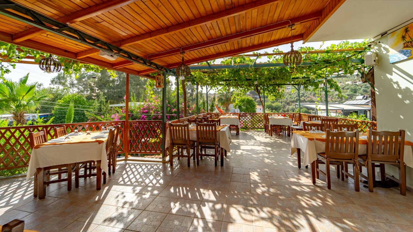 Столы к вечерней подаче